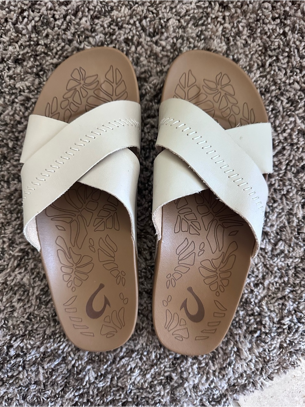 OluKai Kīpe‘a ‘Olu sandals